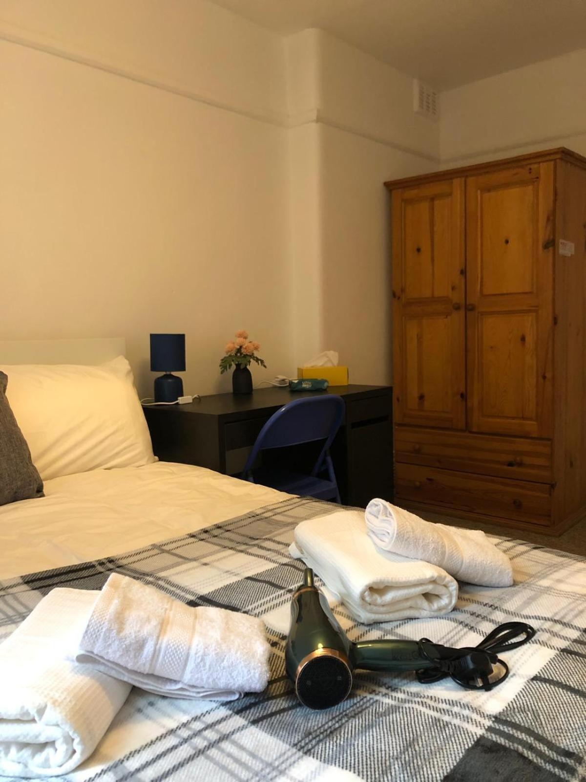 Comfy Private Bedrooms Near O2 Forum Kentish Town, Camden London Exterior photo